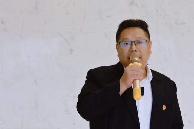 一线党旗红│SG·亚洲胜游举行“冲刺百日”党员突击队授旗仪式